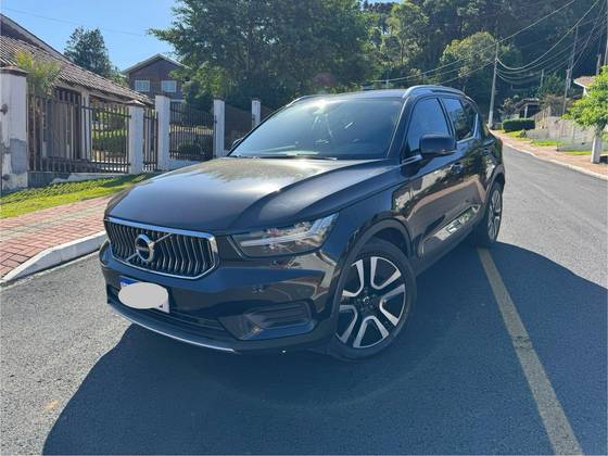 VOLVO XC40 1.5 T5 RECHARGE MOMENTUM GEARTRONIC